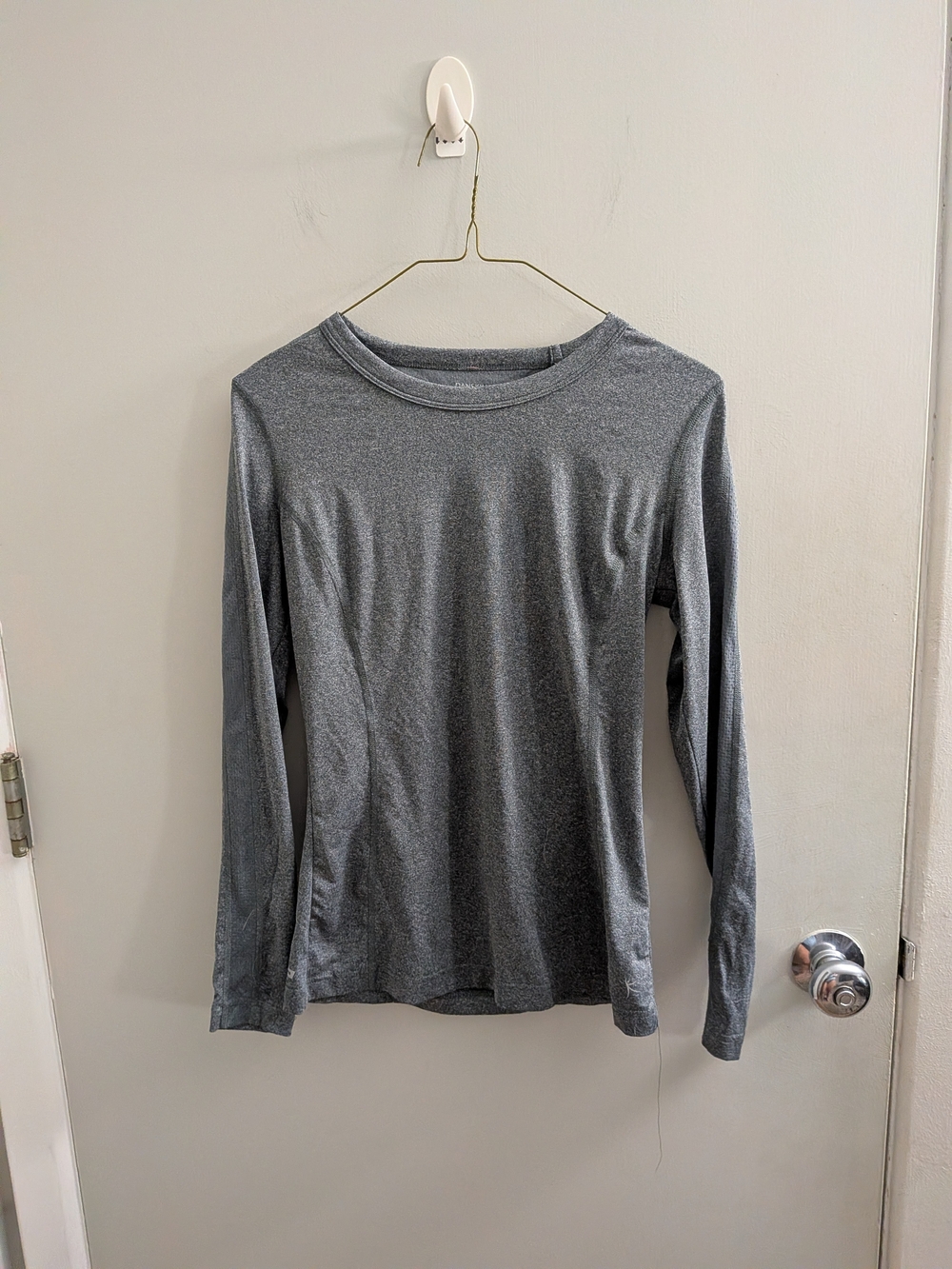 Danskin Now Active Crewneck Top Charcoal Gray XS 0/2 Dance Pilates Yoga Running